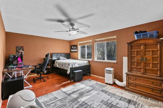 1438 Summit Loop, Grants Pass, OR 97527