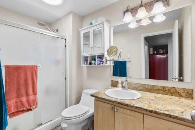 1438 Summit Loop, Grants Pass, OR 97527