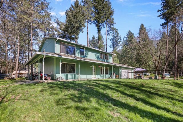 1438 Summit Loop, Grants Pass, OR 97527