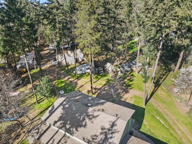 1438 Summit Loop, Grants Pass, OR 97527