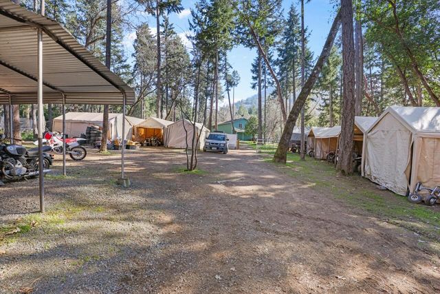 1438 Summit Loop, Grants Pass, OR 97527