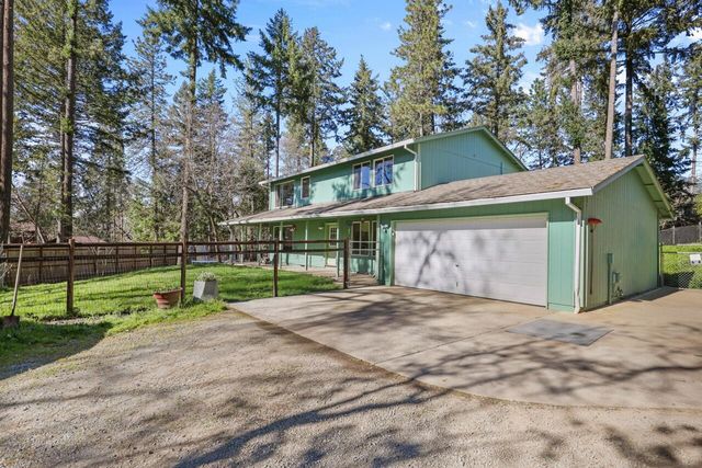 1438 Summit Loop, Grants Pass, OR 97527