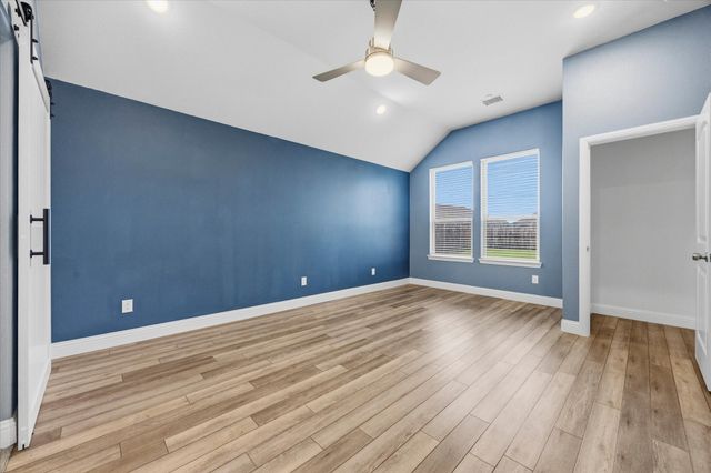 805 Serenity Sound Drive, Lavon, TX 75166