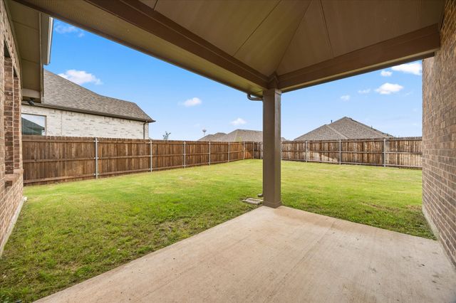 805 Serenity Sound Drive, Lavon, TX 75166
