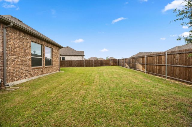 805 Serenity Sound Drive, Lavon, TX 75166