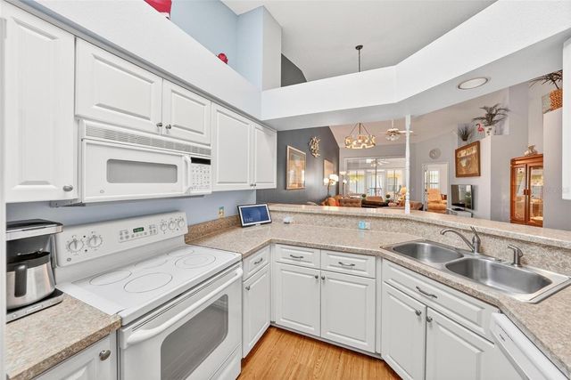 26627 RACQUET CIRCLE, Leesburg, FL 34748