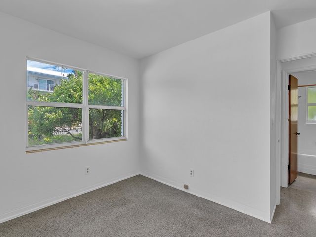 856 Dahlia Lane B, Vero Beach, FL 32963