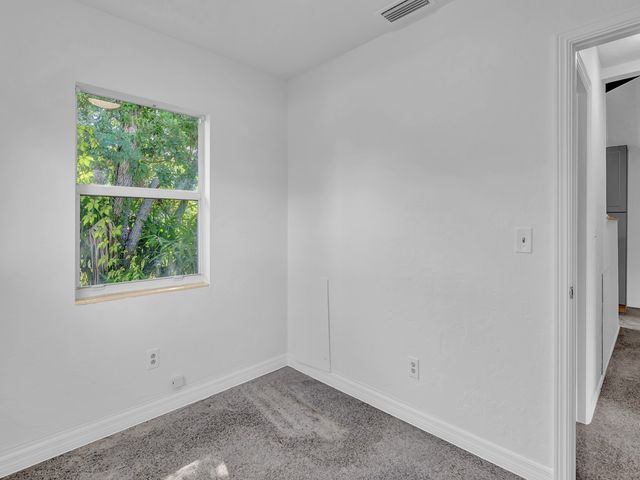 856 Dahlia Lane B, Vero Beach, FL 32963