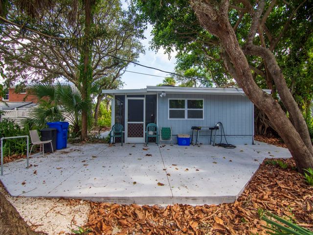 856 Dahlia Lane B, Vero Beach, FL 32963