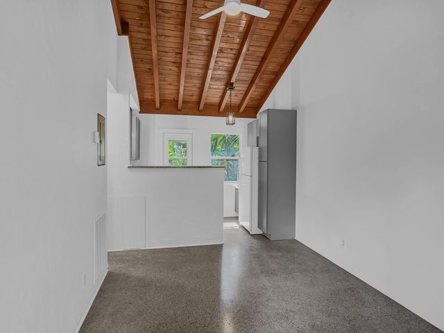 856 Dahlia Lane B, Vero Beach, FL 32963