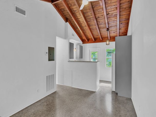 856 Dahlia Lane B, Vero Beach, FL 32963