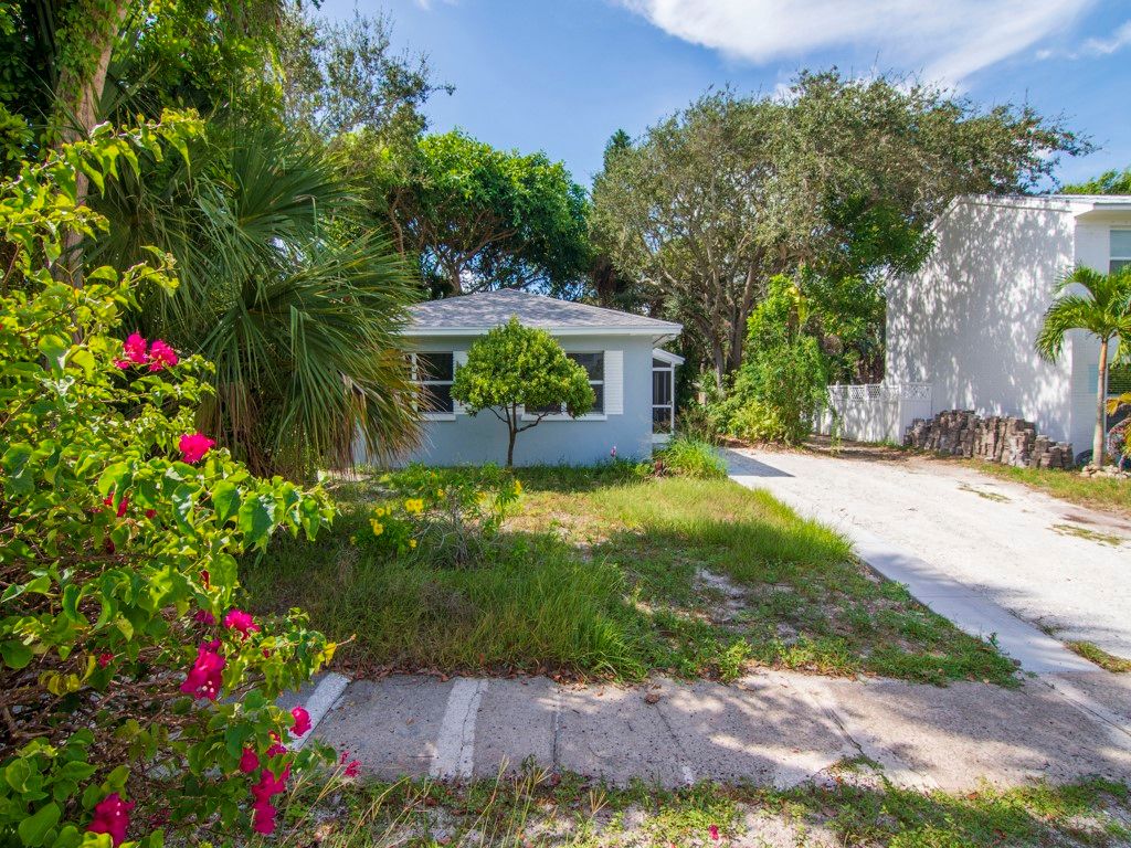 856 Dahlia Lane B, Vero Beach, FL 32963