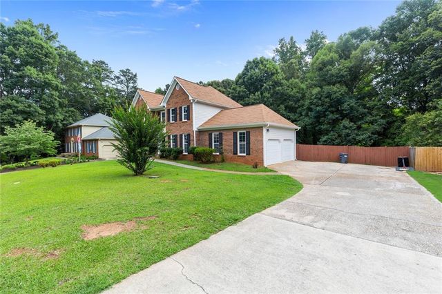 773 Huntington Way NW, Lilburn, GA 30047