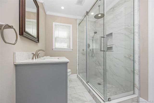 72 Seaman Road, Glen Cove, NY 11542