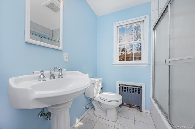 72 Seaman Road, Glen Cove, NY 11542