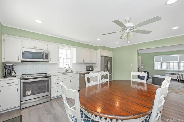 72 Seaman Road, Glen Cove, NY 11542