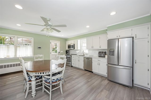 72 Seaman Road, Glen Cove, NY 11542