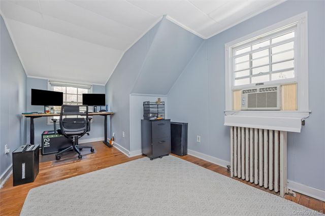 72 Seaman Road, Glen Cove, NY 11542