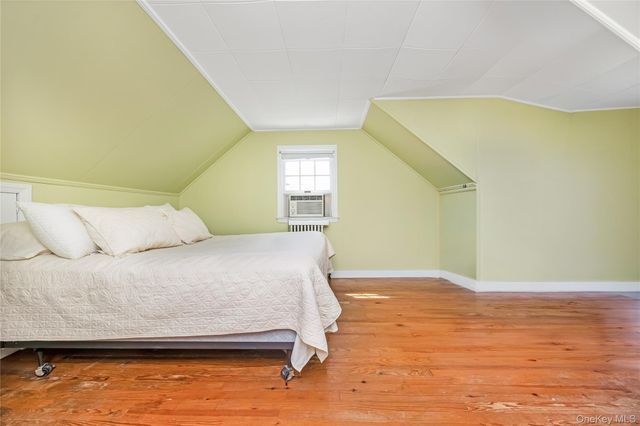 72 Seaman Road, Glen Cove, NY 11542