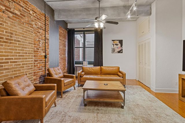 408 S Front St Apt 301, Memphis, TN 38103