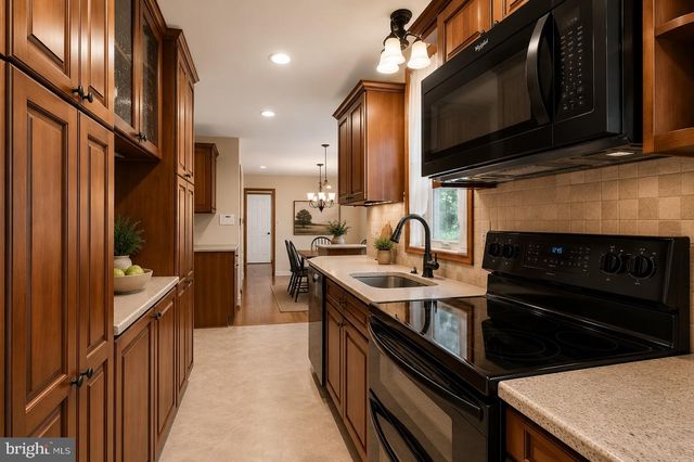 508 ASH RD, Coatesville, PA 19320