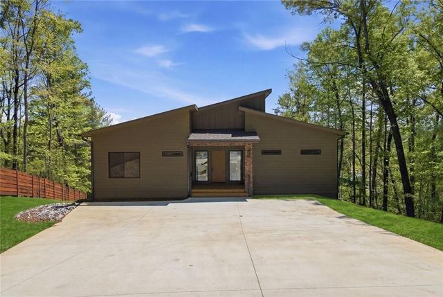 11 Falcon Drive, Blairsville, GA 30512