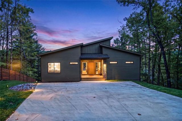 11 Falcon Drive, Blairsville, GA 30512