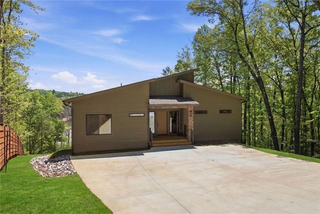 11 Falcon Drive, Blairsville, GA 30512