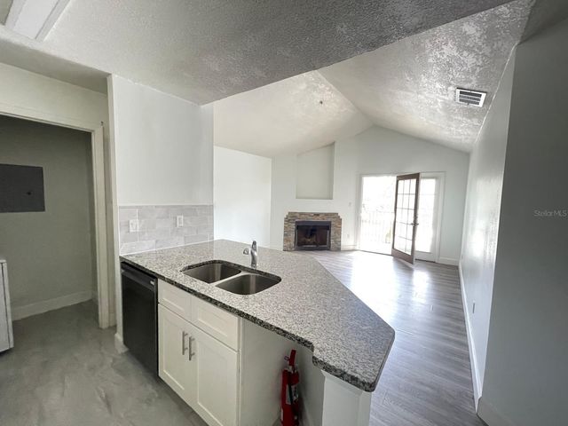 236 AFTON SQUARE 305, Altamonte Springs, FL 32714