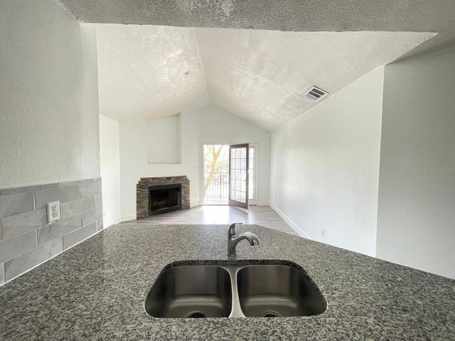 236 AFTON SQUARE 305, Altamonte Springs, FL 32714