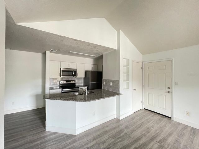 236 AFTON SQUARE 305, Altamonte Springs, FL 32714