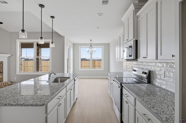 204 Farmland Circle, Perry, GA 31069