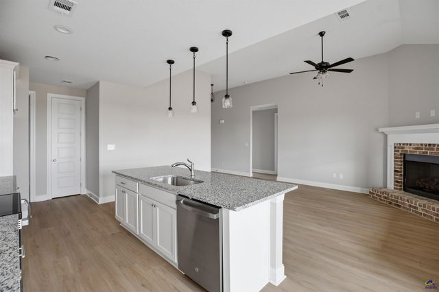 204 Farmland Circle, Perry, GA 31069