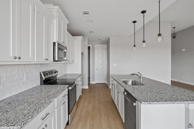 204 Farmland Circle, Perry, GA 31069