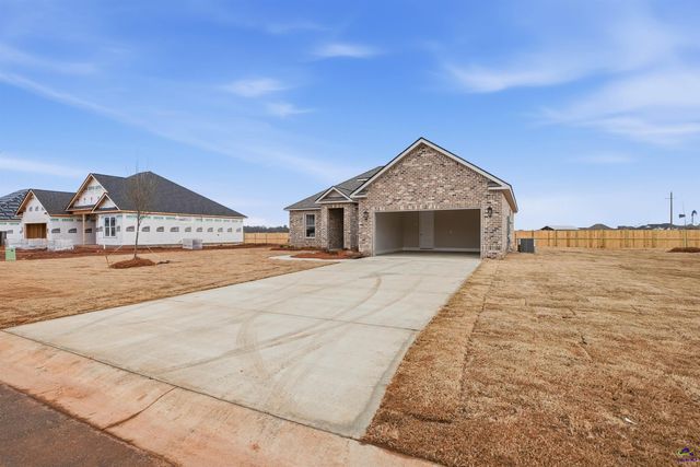 204 Farmland Circle, Perry, GA 31069