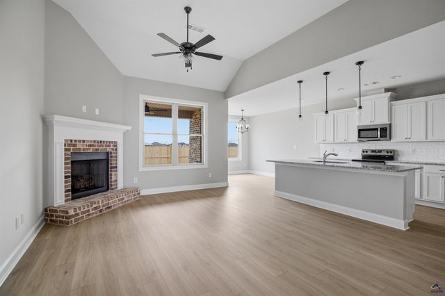 204 Farmland Circle, Perry, GA 31069