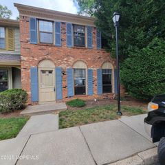 174 Edinburgh Court, Aberdeen, NJ 07747