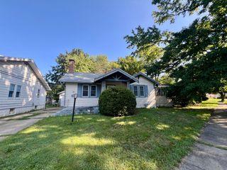 26 South Drive, Decatur, IL 62526