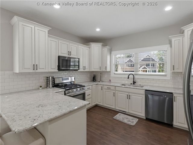 19 Squirrel Ridge, Charleston, WV 25314
