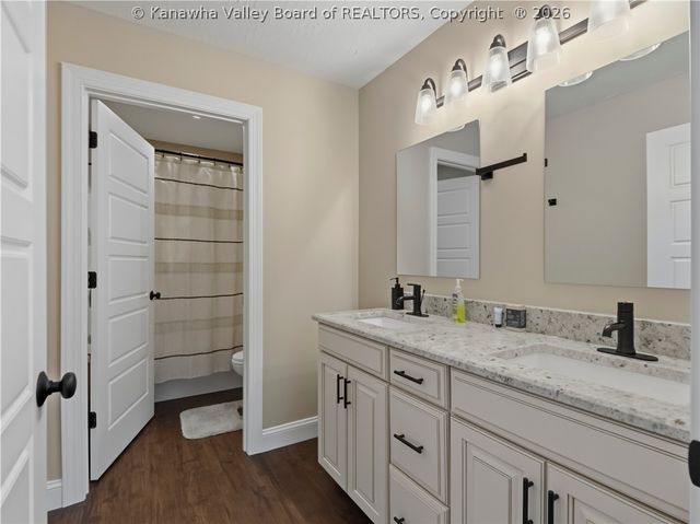 19 Squirrel Ridge, Charleston, WV 25314