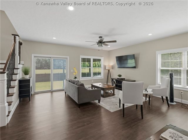 19 Squirrel Ridge, Charleston, WV 25314