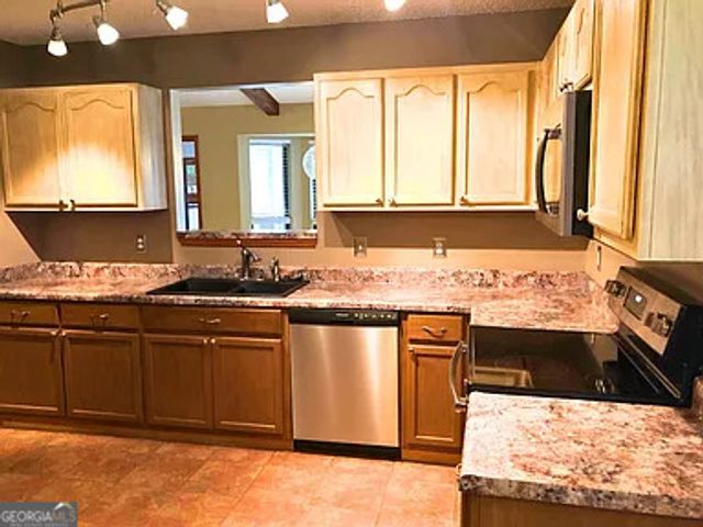 502 Hunt Club Road, St. Marys, GA 31558