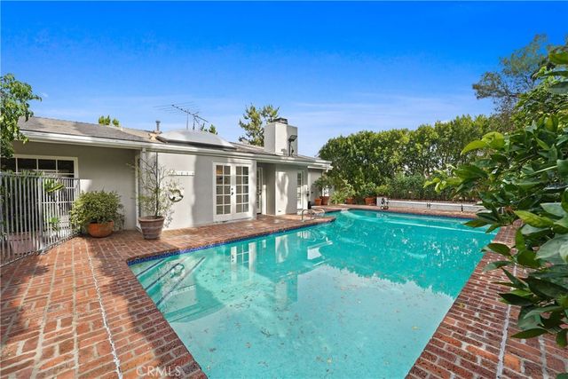 4434 Nogales Drive, Tarzana, CA 91356