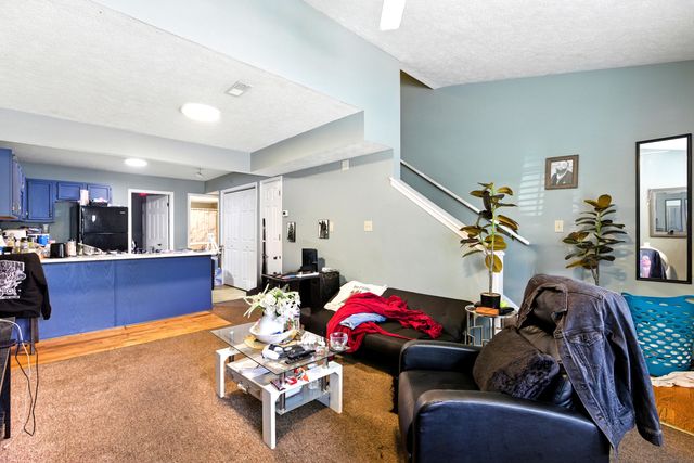 1100 Horsemans Lane 42, Lexington, KY 40504