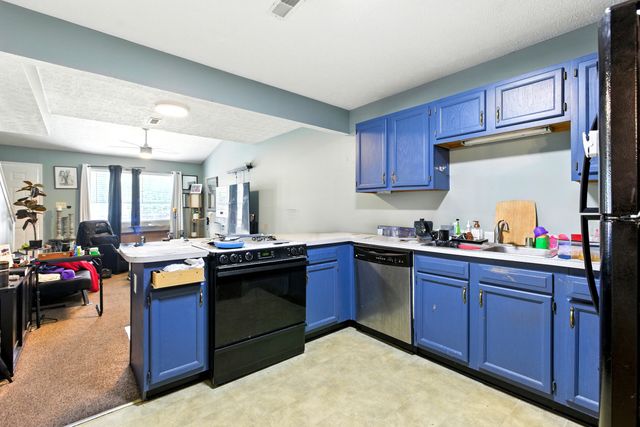 1100 Horsemans Lane 42, Lexington, KY 40504