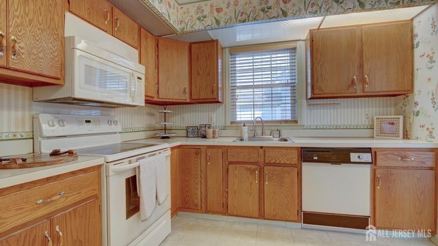 14 John Adams Court A, Monroe, NJ 08831