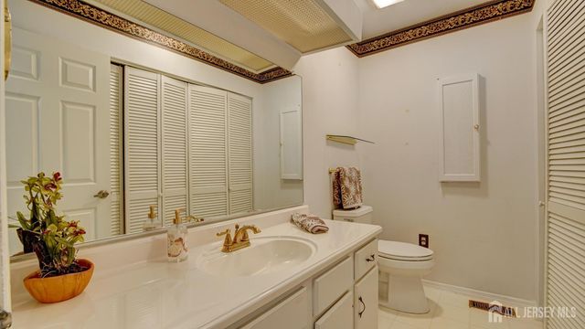 14 John Adams Court A, Monroe, NJ 08831