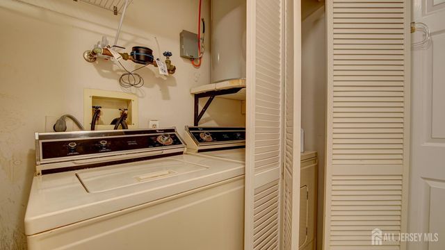 14 John Adams Court A, Monroe, NJ 08831