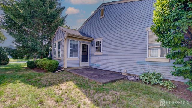 14 John Adams Court A, Monroe, NJ 08831
