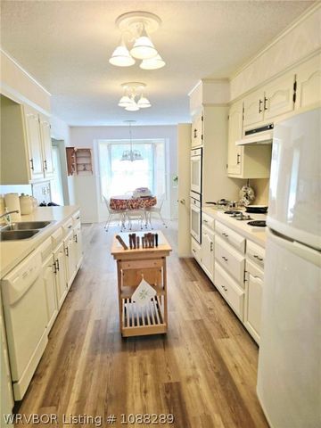 7800 Dover Circle, Fort Smith, AR 72903